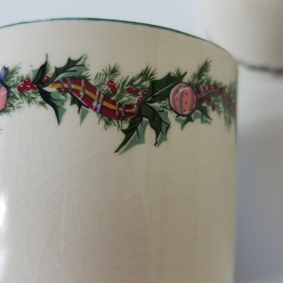 SET OF TWO VTG CHRISTMAS THEMED MUGS - Picture 5 of 7